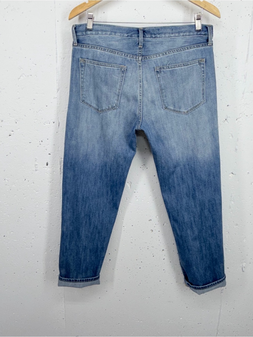 GAP Women’s Size 29 Sexy Boyfriend Durham Wash Distressed Ankle Crop Jeans - Picture 8 of 13